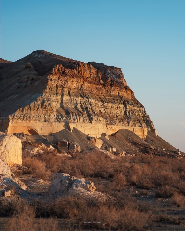 Ustyurt Plateau escarpment near the Aral Sea, Karakalpakstan